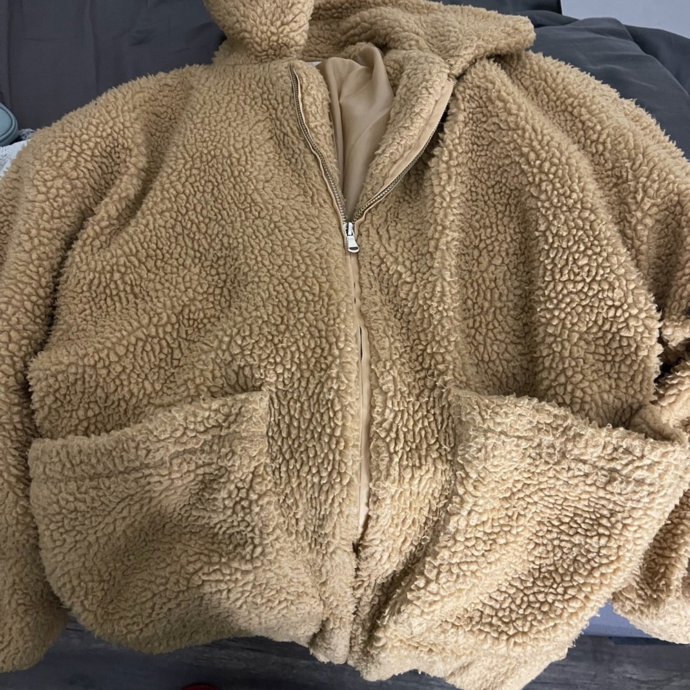 I am Gia brown fleece jacket